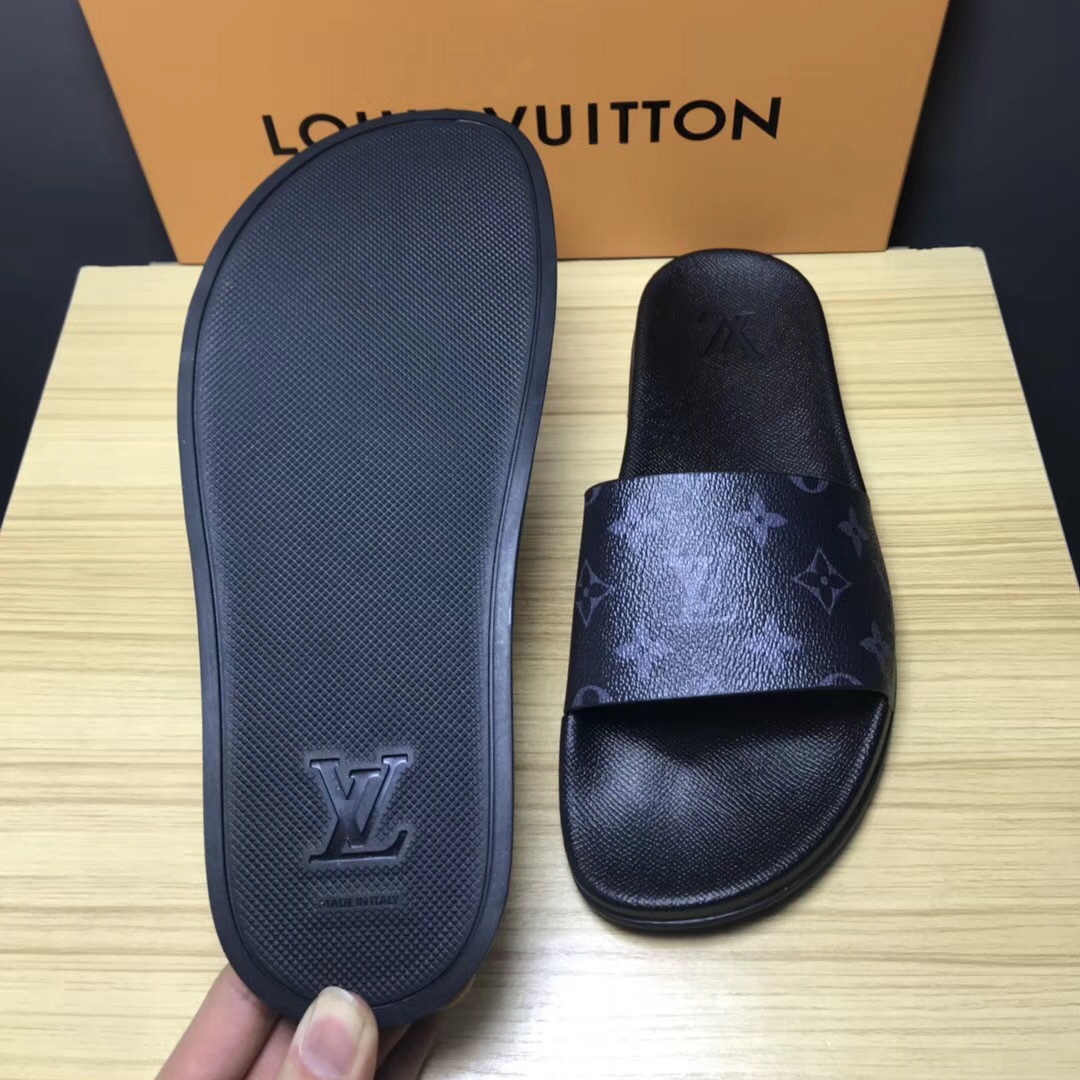 Louis Vuitton Palm Slippers In Balck - 