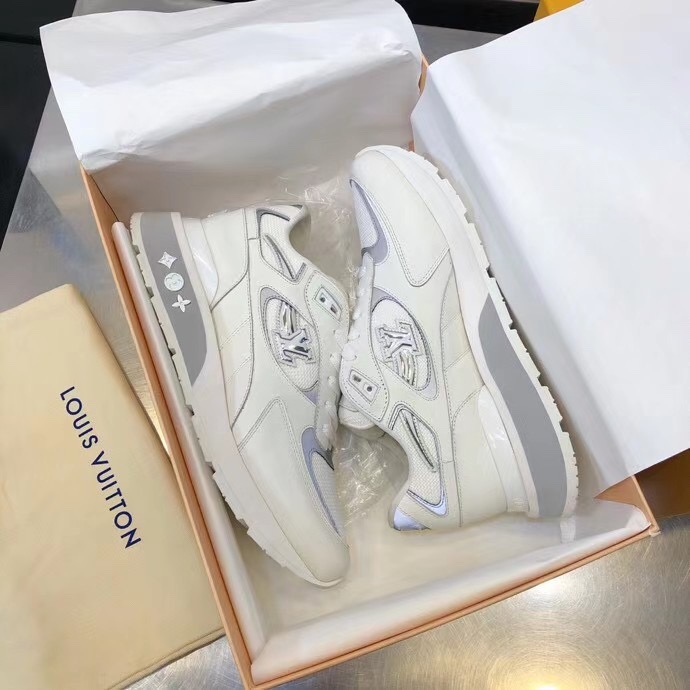 Louis Vuitton Trainer Sneaker - 