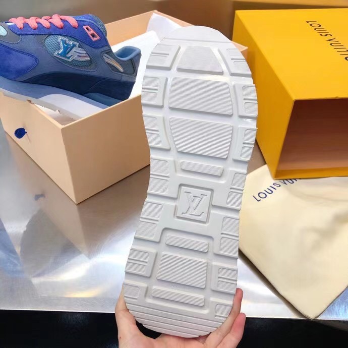 Louis Vuitton Trainer Sneaker - 