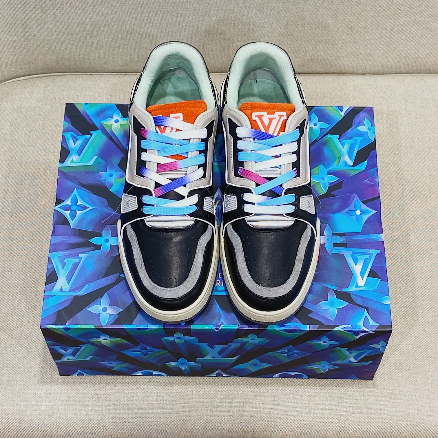 Louis Vuitton Trainer Sneaker - 