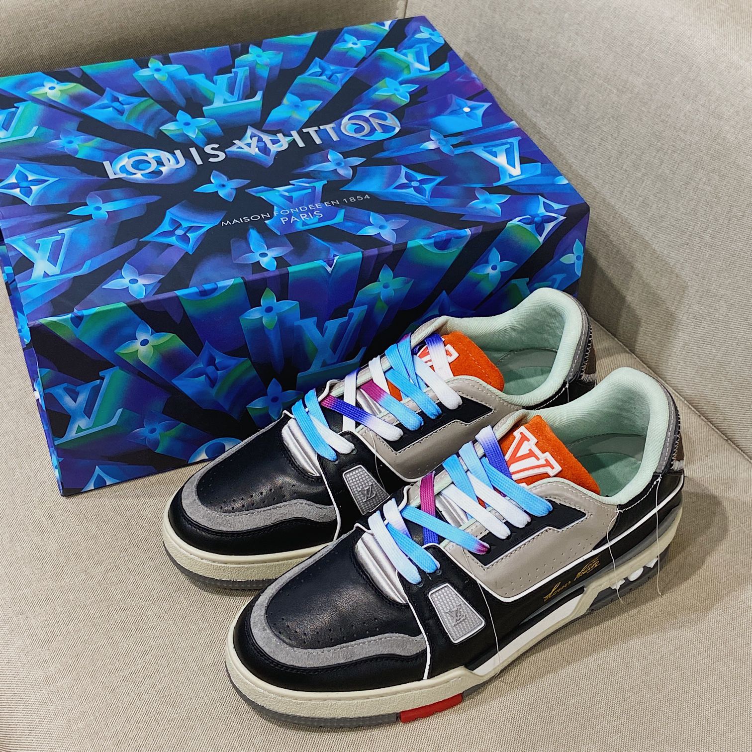 Louis Vuitton Trainer Sneaker - 