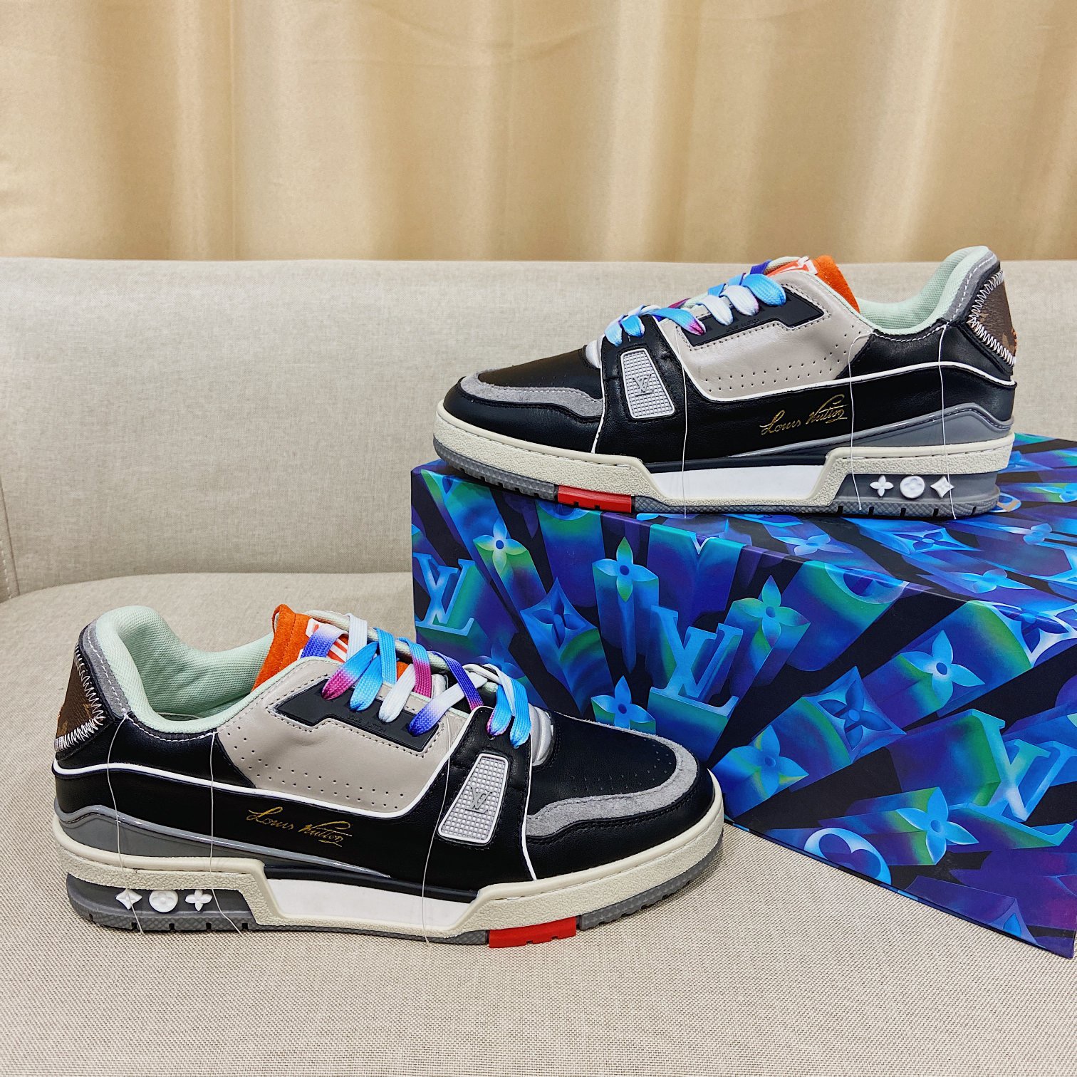 Louis Vuitton Trainer Sneaker - 