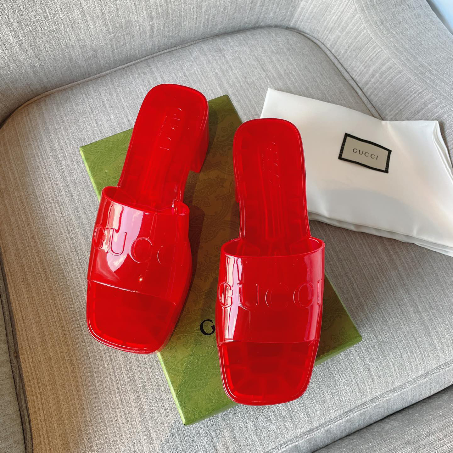 Gucci Plastique Logo-Embossed Rubber Mules - 
