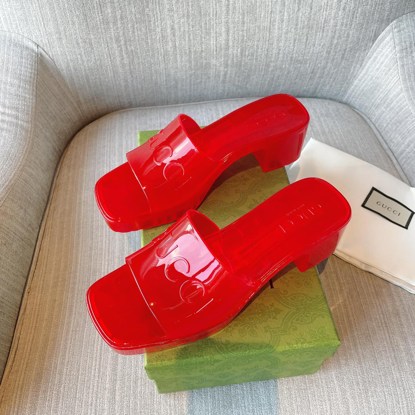 Gucci Plastique Logo-Embossed Rubber Mules - 