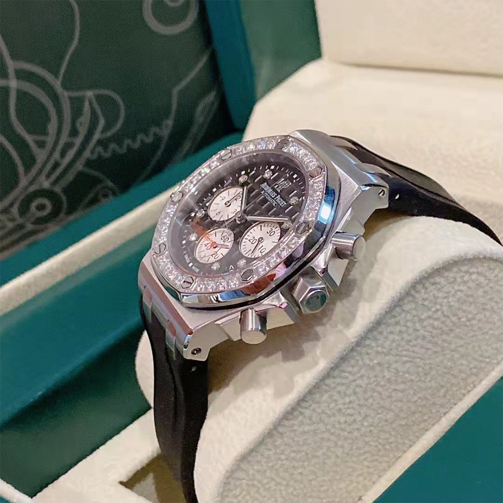 Audemars Piguet Automatic Royal Oak Offshore Watch - 