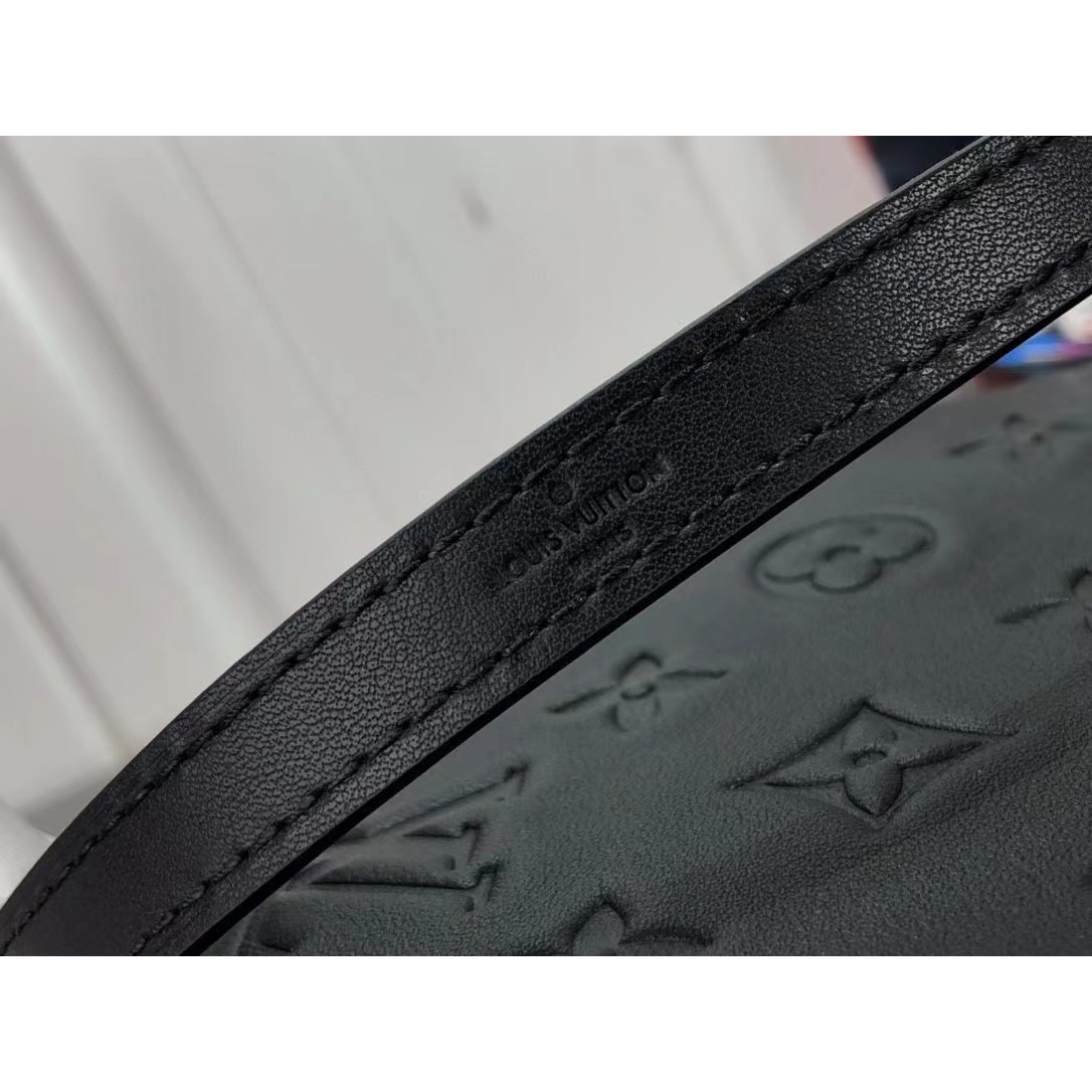 Louis Vuitton  Handbag （20 x 16 x 12cm） - 