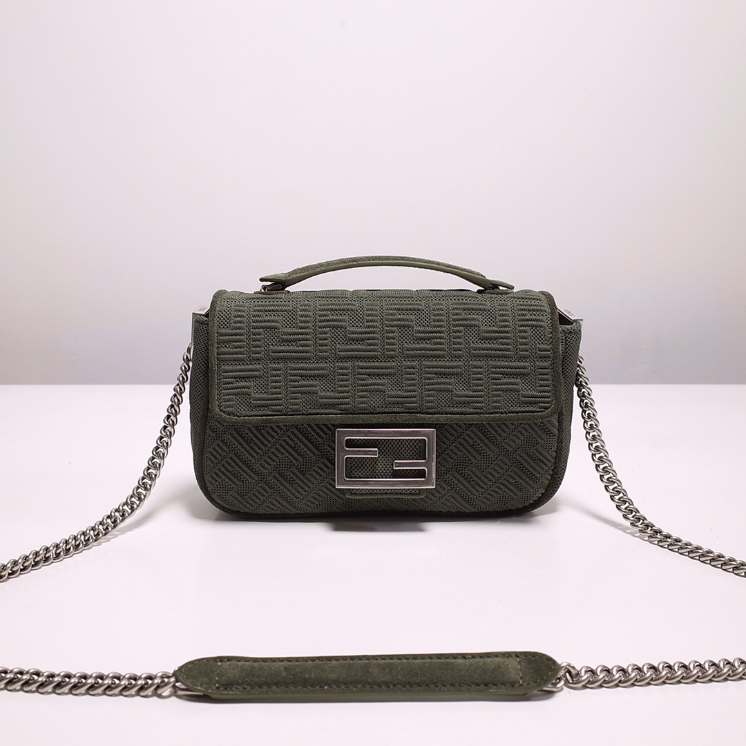 Fendi Iconic Medium Baguette Bag With Chain  (24-14.5-7CM)   8BR793 - 