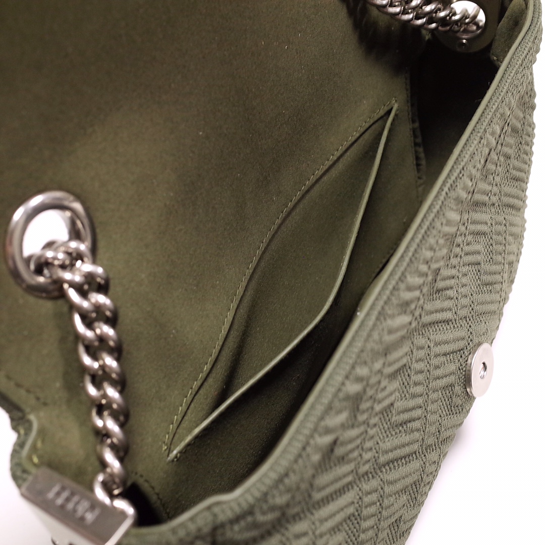 Fendi Iconic Medium Baguette Bag With Chain  (24-14.5-7CM)   8BR793 - 