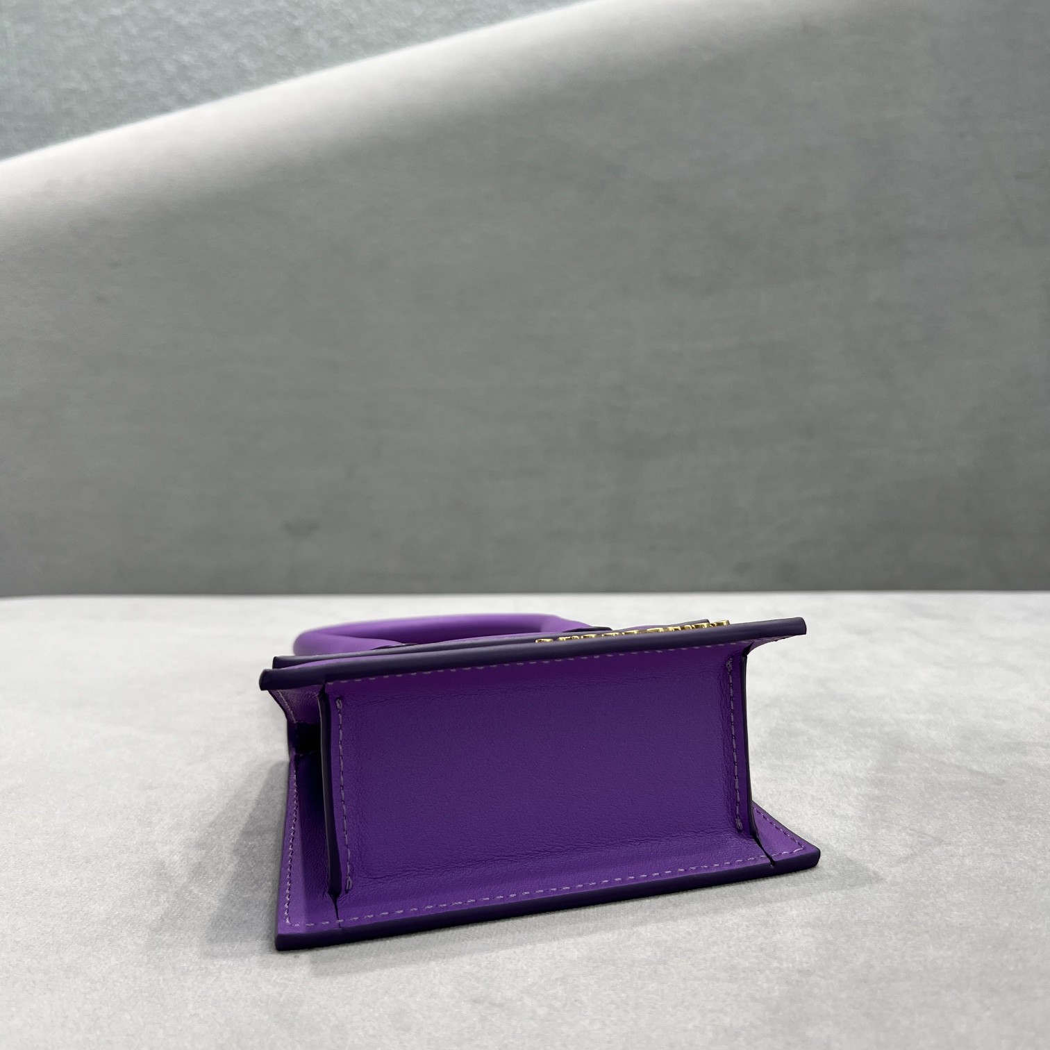 Jacquemus Le Chiquito Signature Mini Handbag(12-8-5cm) - 