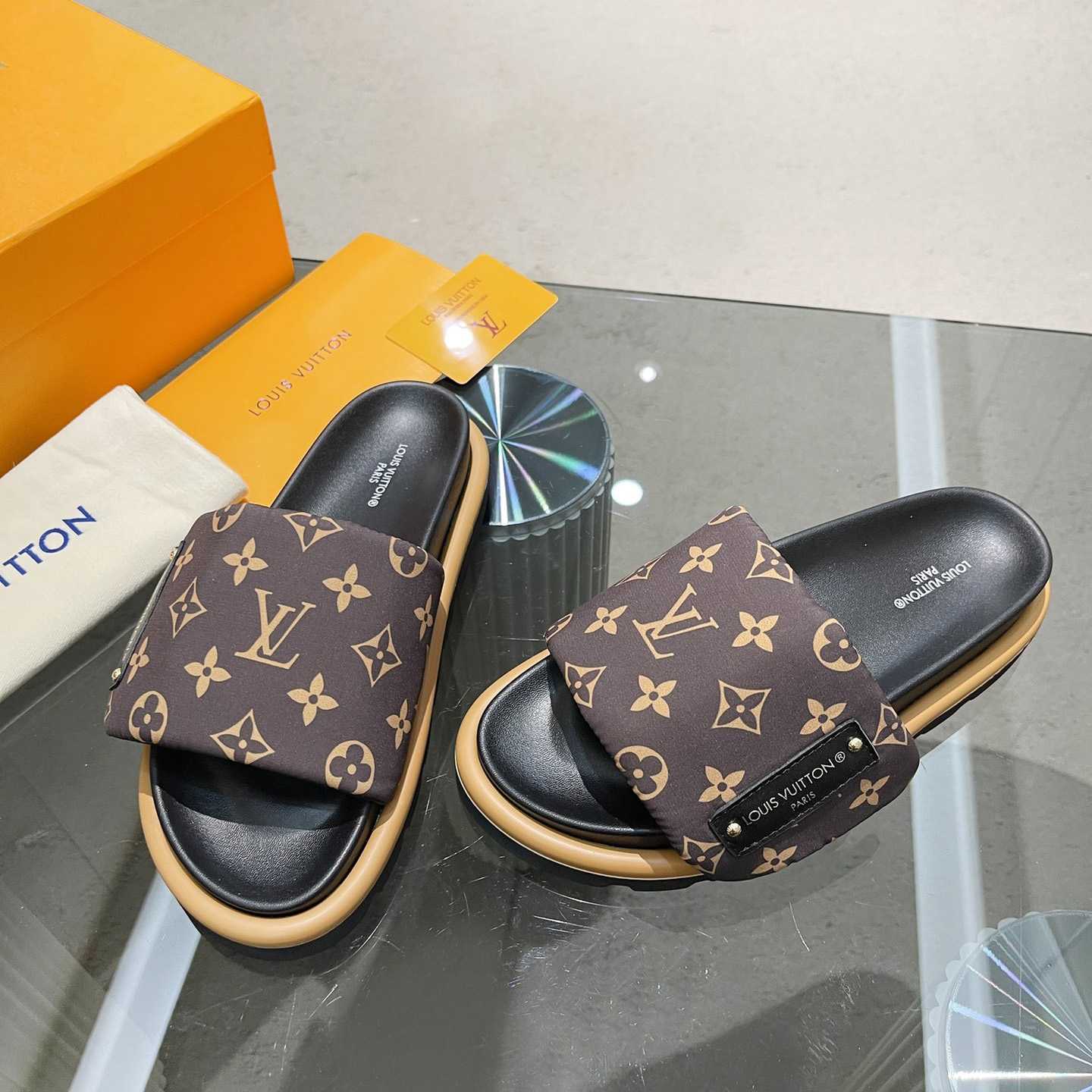 Louis Vuitton Pool Pillow Flat Comfort Mule    1AAEBX - 