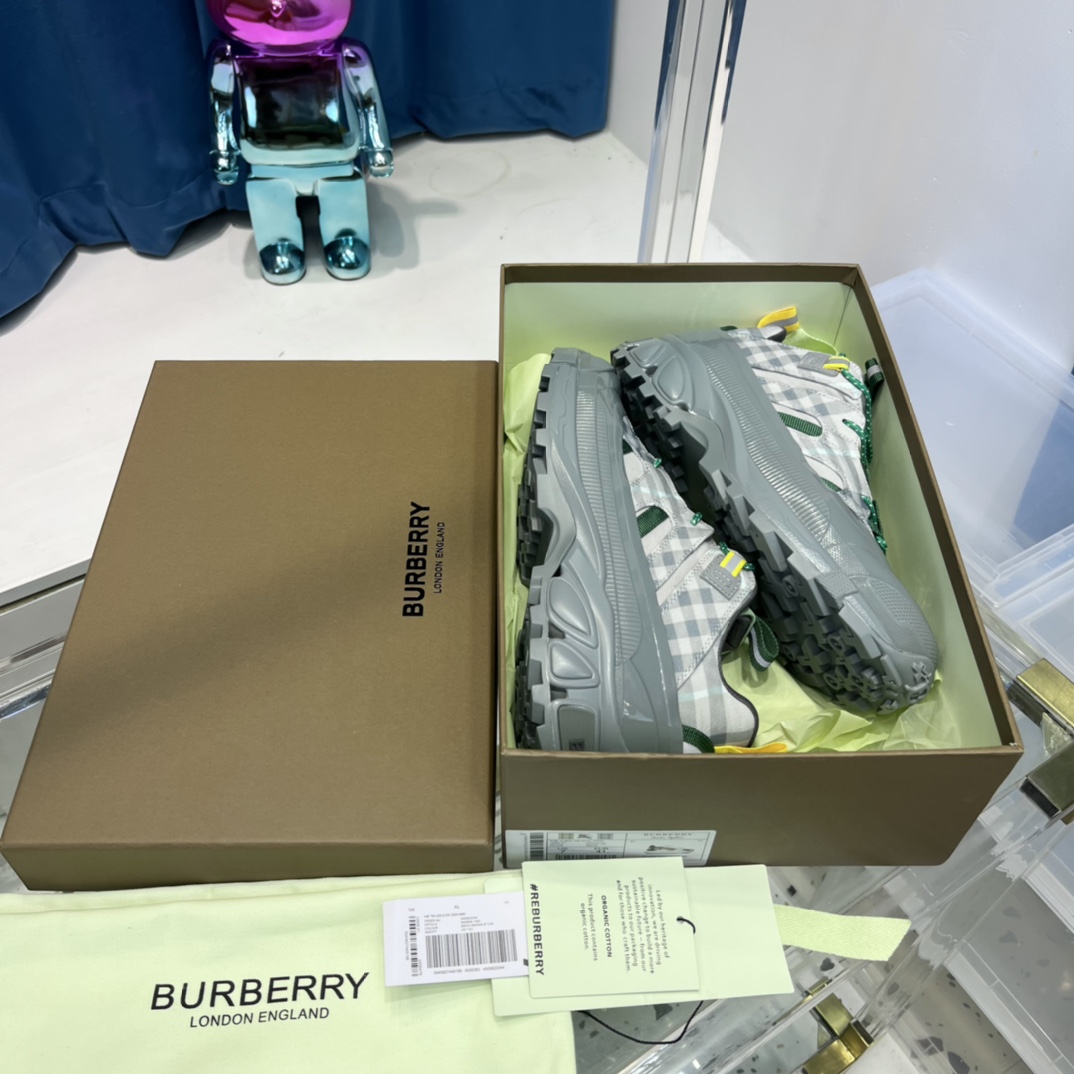 Burberry Arthur Check Sneakers - 