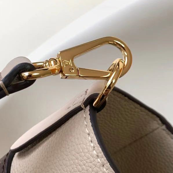 Louis Vuitton On My Side MM Tote Bag (30.5 x 24.5 x 14 cm)     M58485 - 