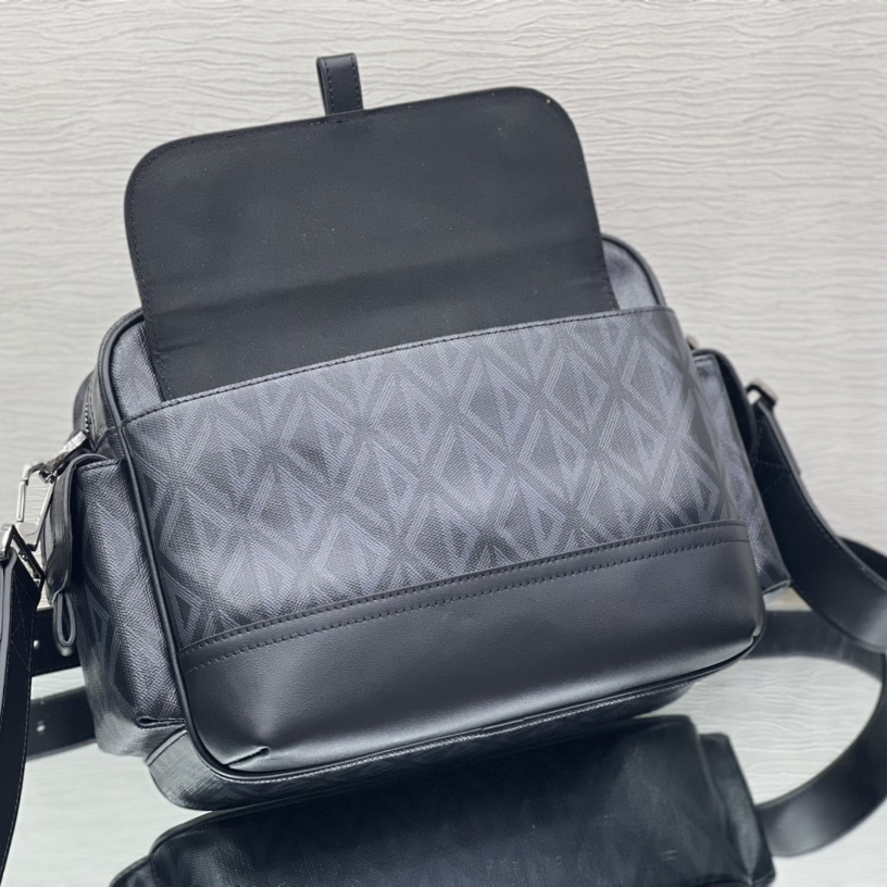 Dior Hit The Road Messenger Bag (26 x 21 x 8 cm) - 