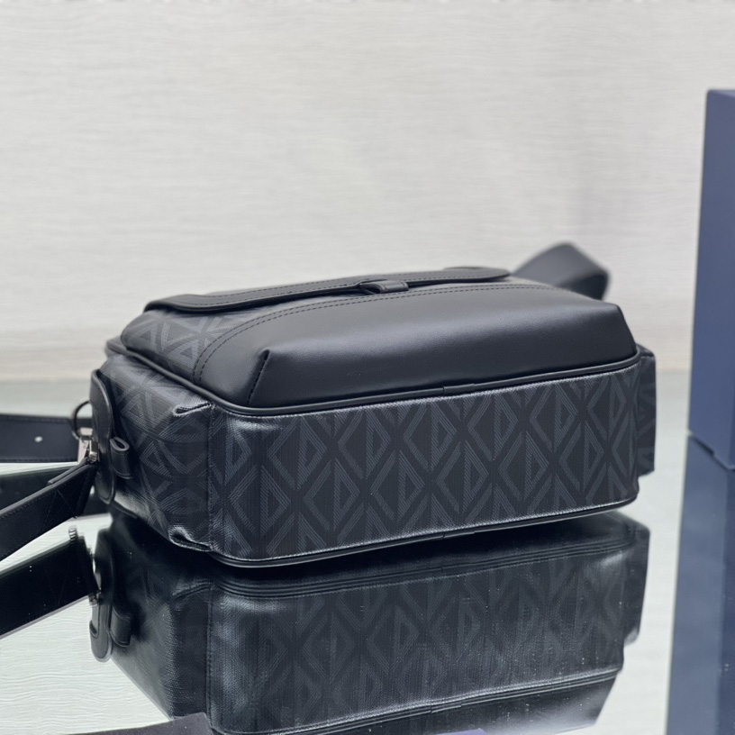 Dior Hit The Road Messenger Bag (26 x 21 x 8 cm) - 