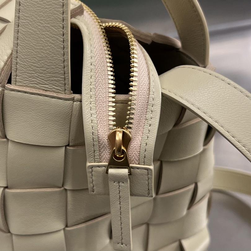 Bottega Veneta Bowling Cassette - 