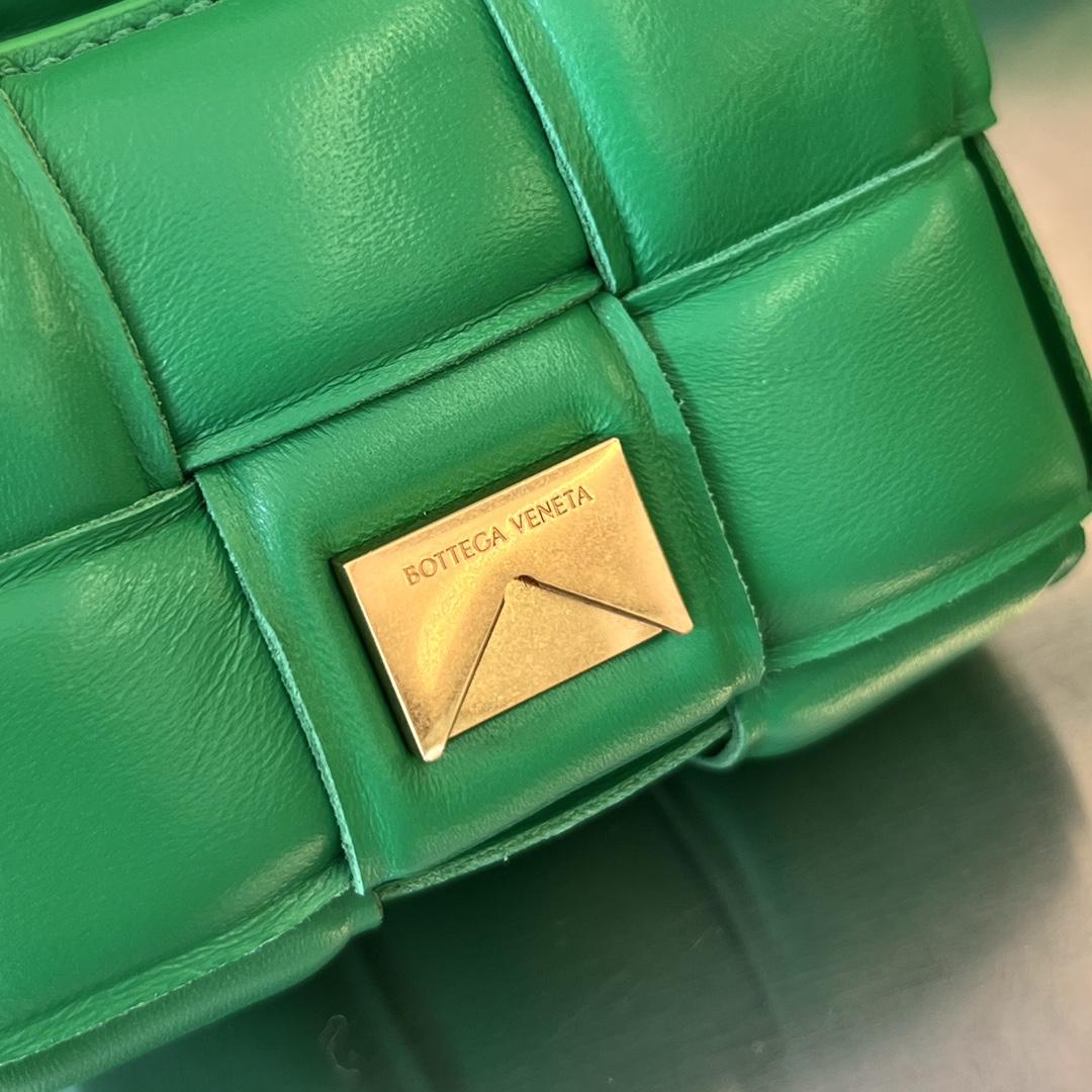 Bottega Veneta Candy Padded Cassette - 