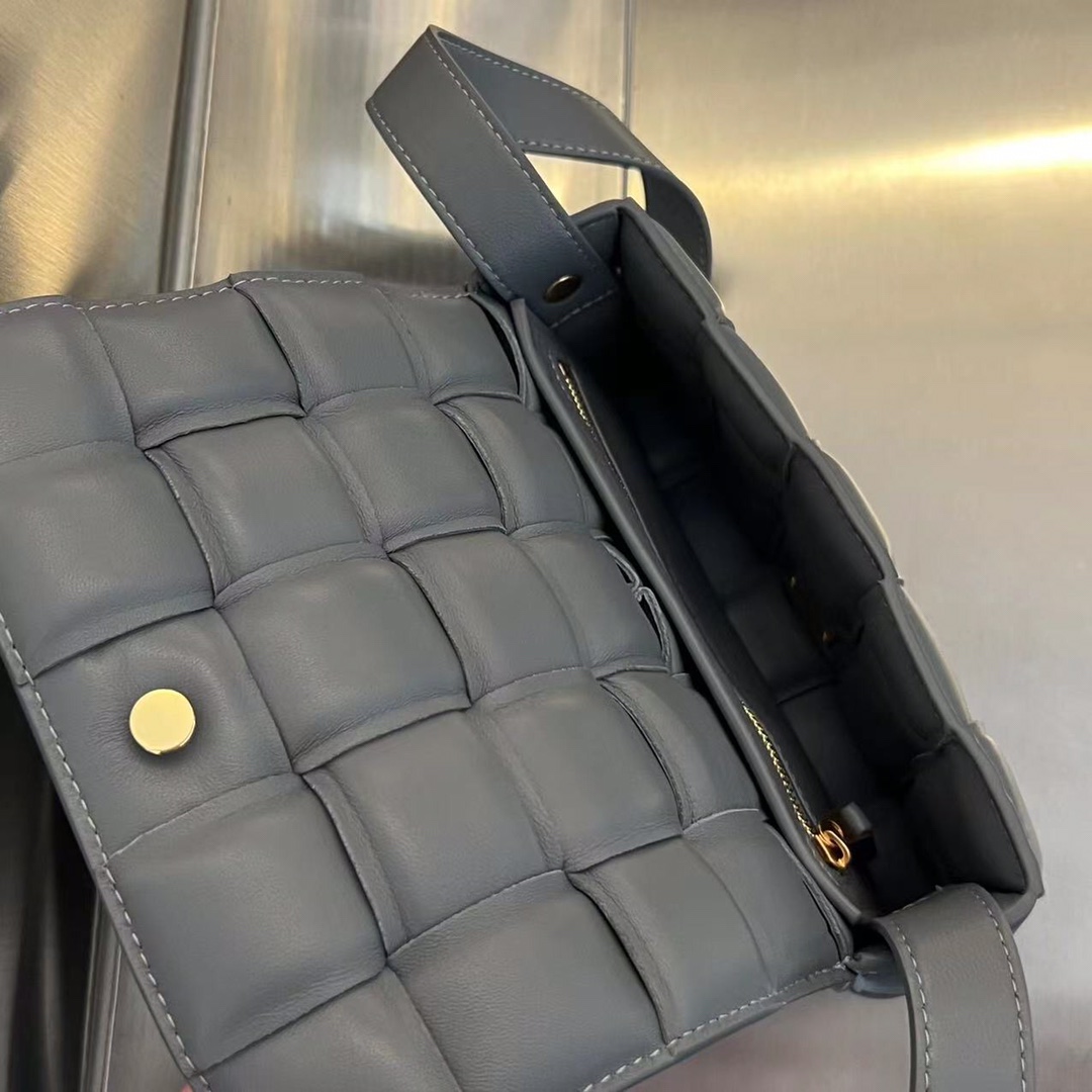 Bottega Veneta Small Padded Cassette - 
