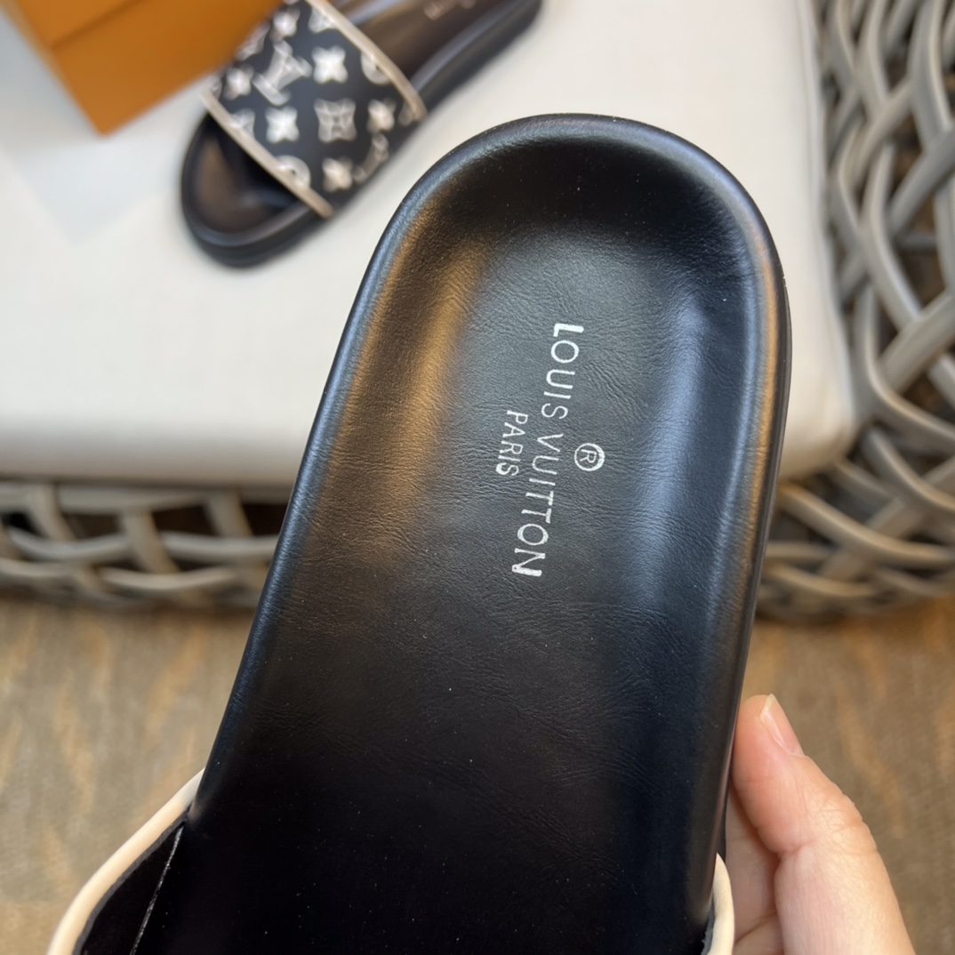 Louis Vuitton Monogram Sandals - 