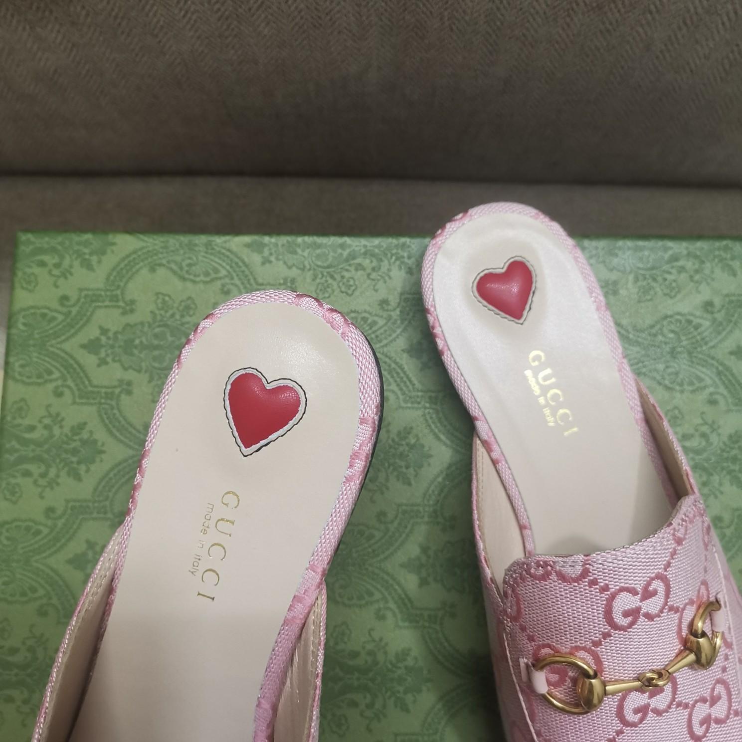 Gucci Women's Princetown GG slipper - 