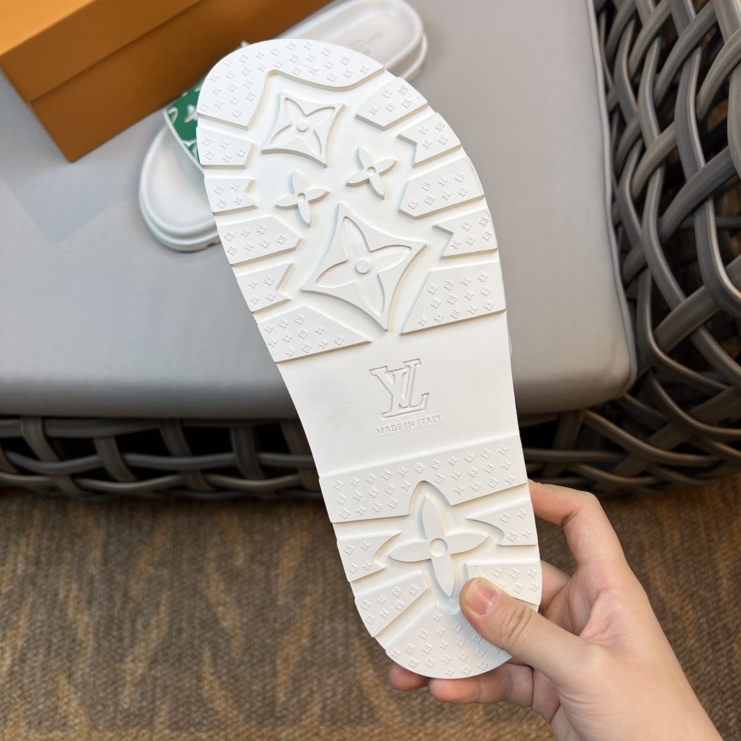 Louis Vuitton Monogram Sandals - 