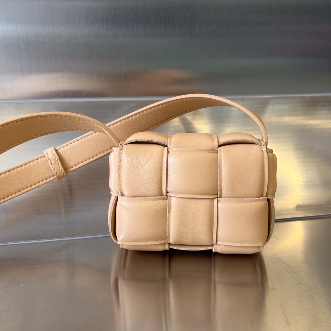 Bottega Veneta Candy Padded Cassette - 