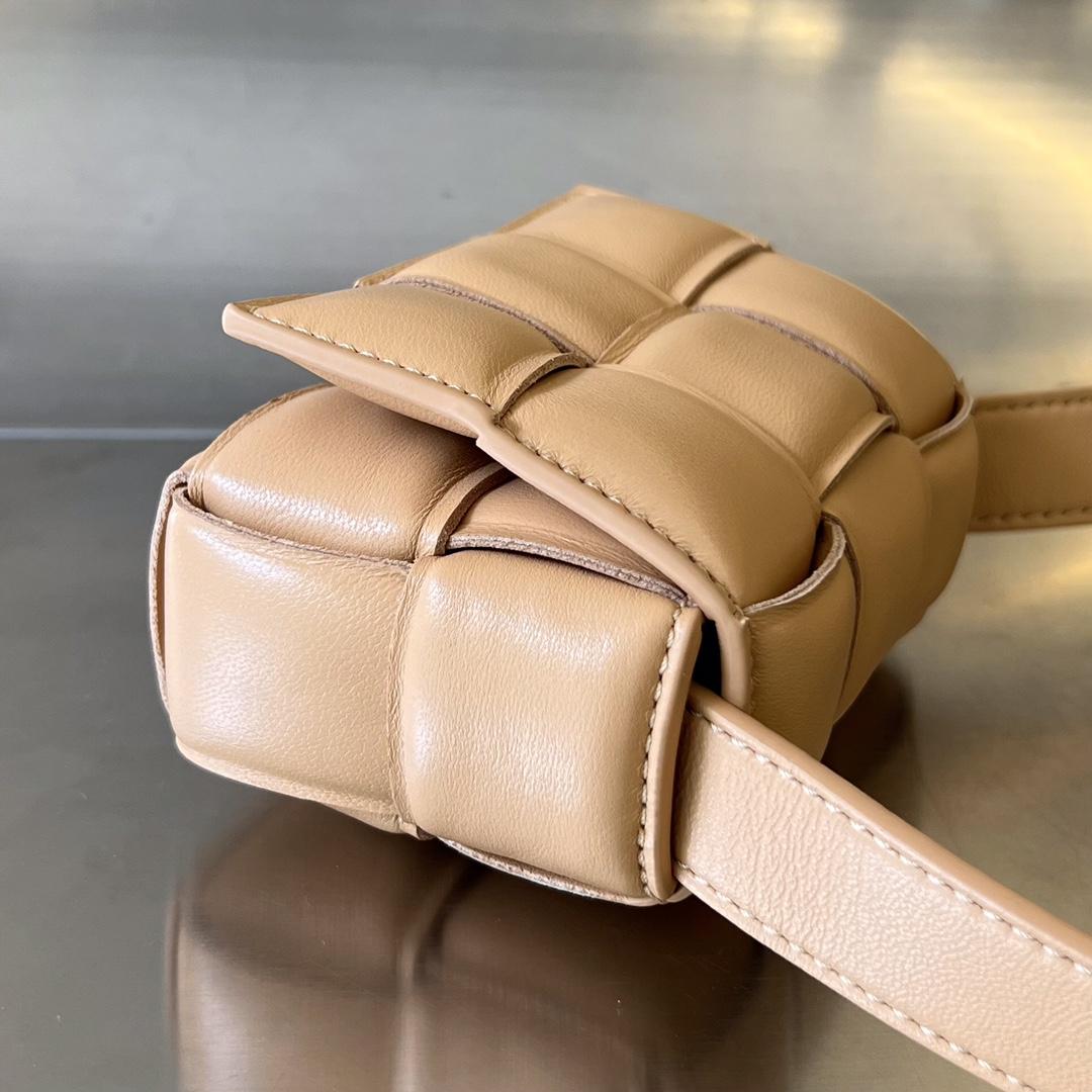 Bottega Veneta Candy Padded Cassette - 