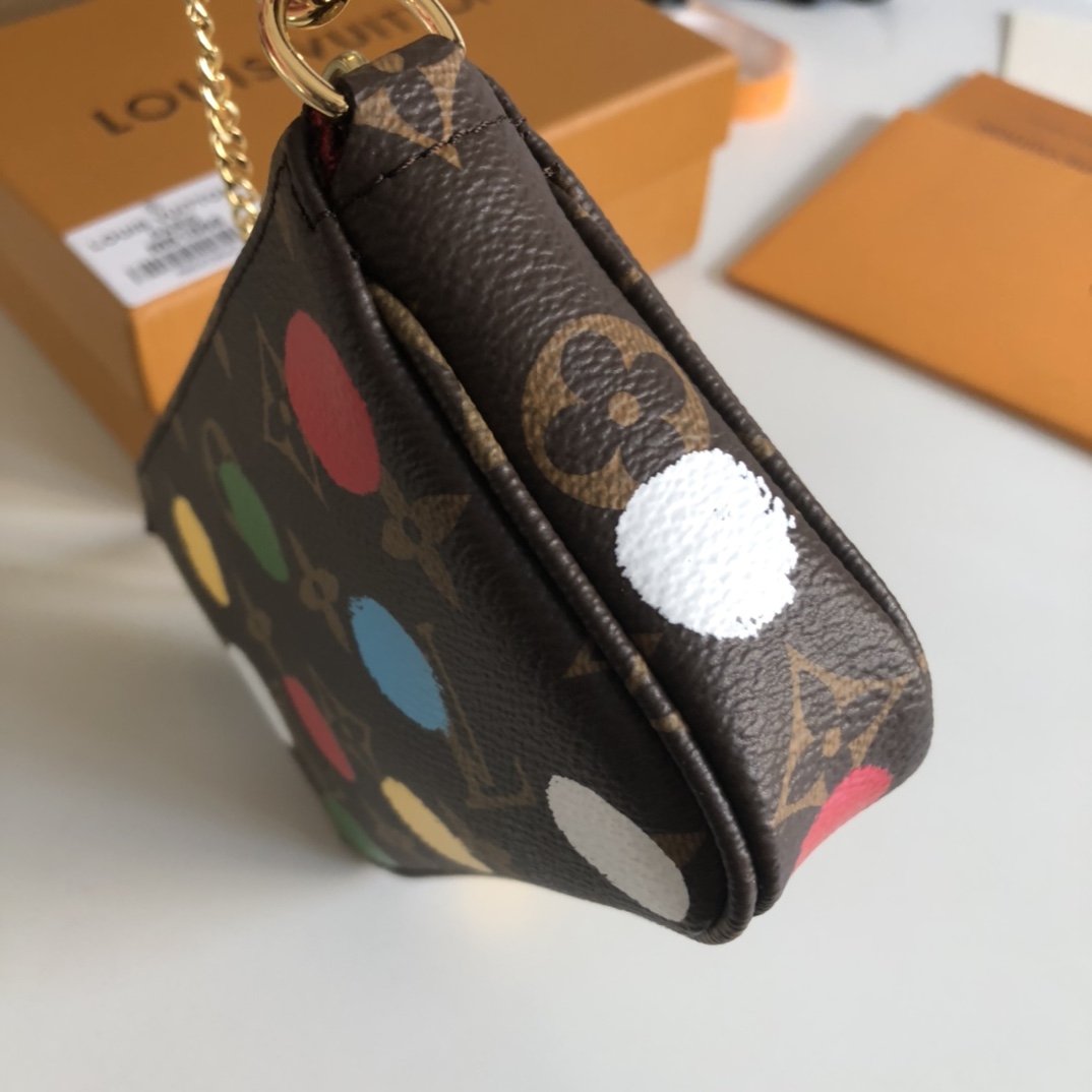 Louis Vuitton LV x YK Mini Pochette Accessoires(14 x 9 x 2cm)        M81866 - 