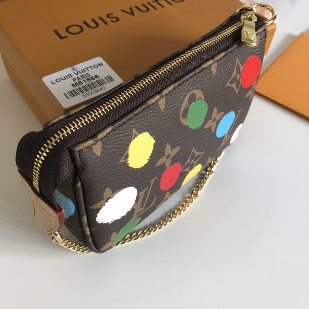 Louis Vuitton LV x YK Mini Pochette Accessoires(14 x 9 x 2cm)        M81866 - 