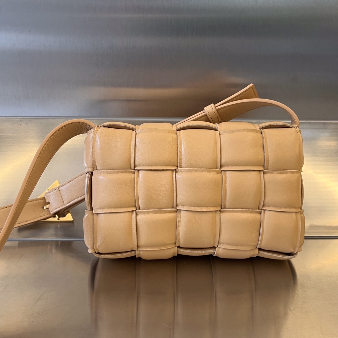 Bottega Veneta Small Padded Cassette - 