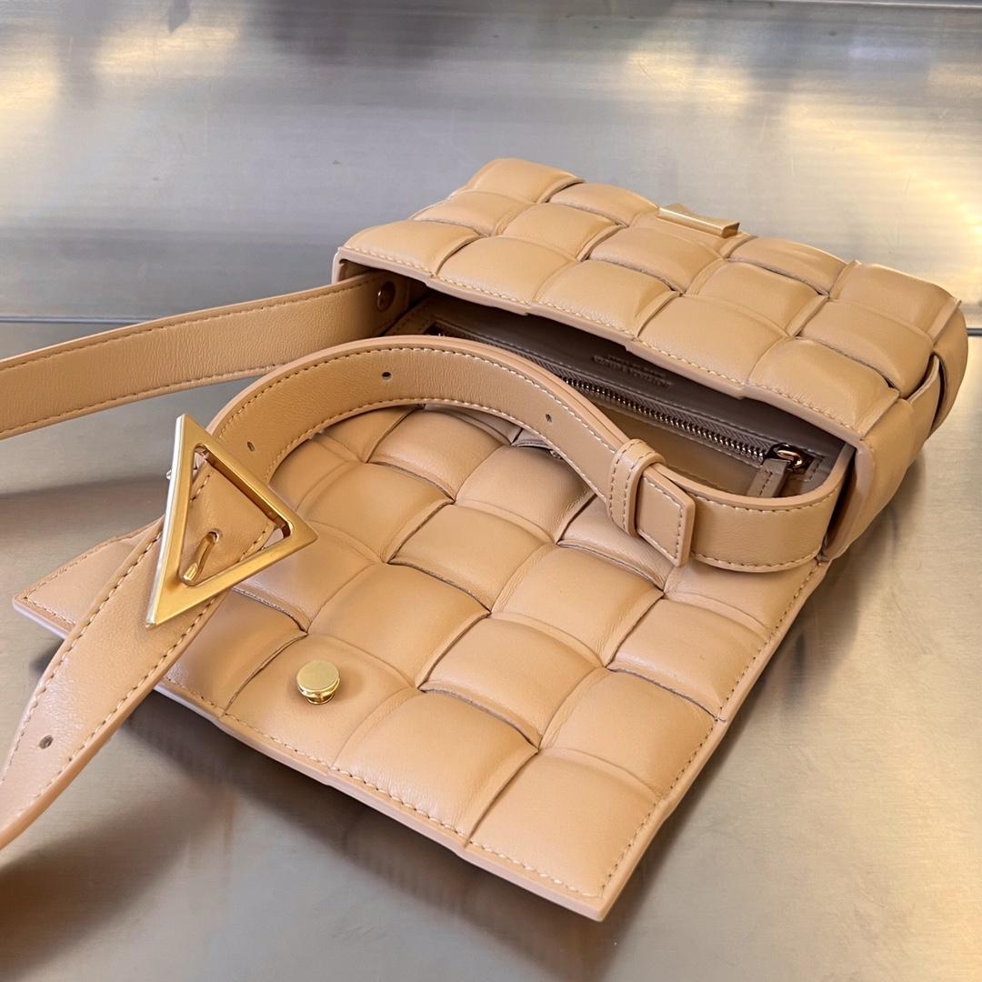 Bottega Veneta Small Padded Cassette - 