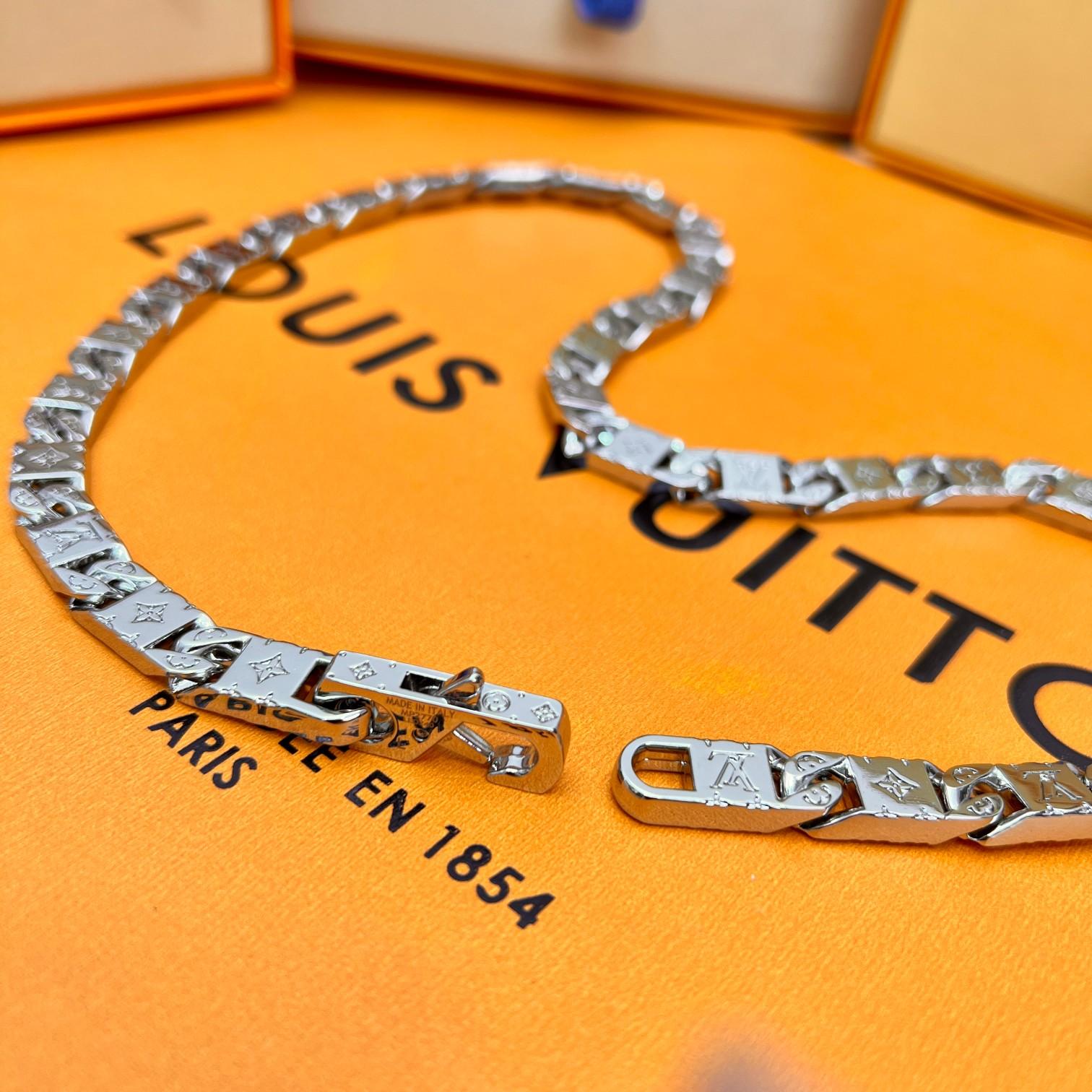 Louis Vuitton Monogram Tied Up Necklace    M00919 - 