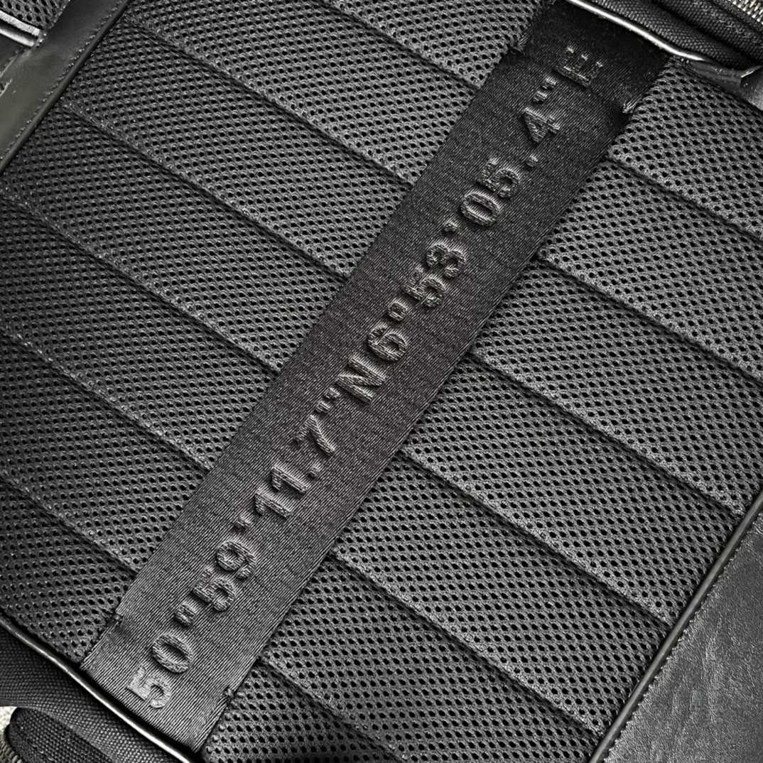 Rimowa Flap Backpack Large (44-37-16cm) - 