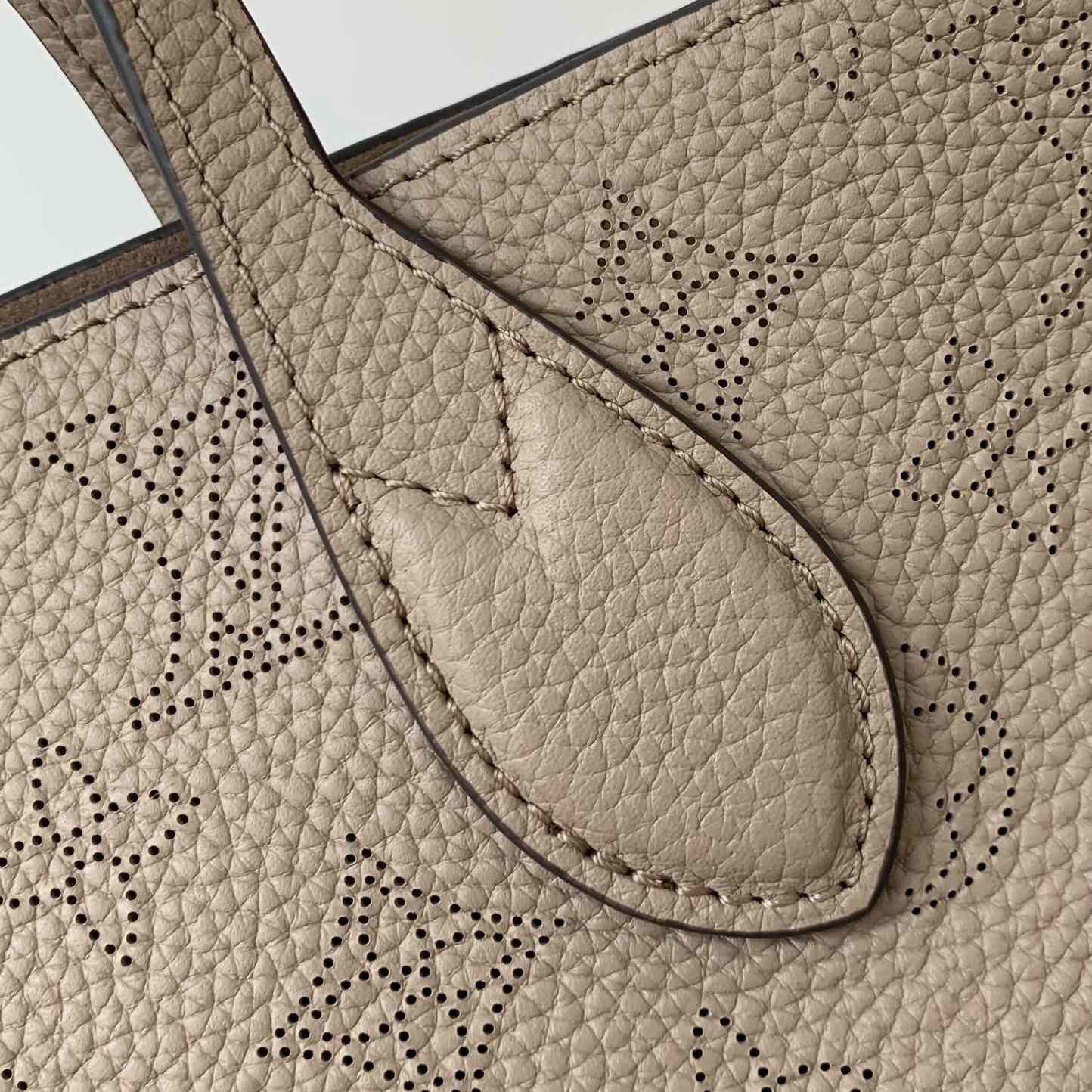 Louis Vuitton Blossom PM   M21849 - 