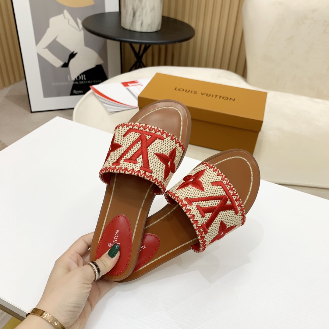 Louis Vuitton Lock It Flat Mule - 