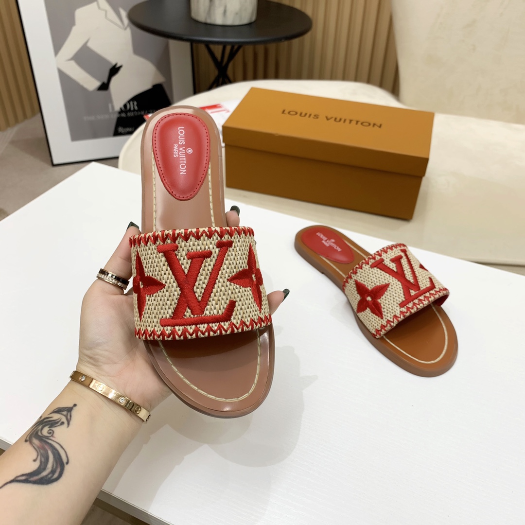 Louis Vuitton Lock It Flat Mule - 