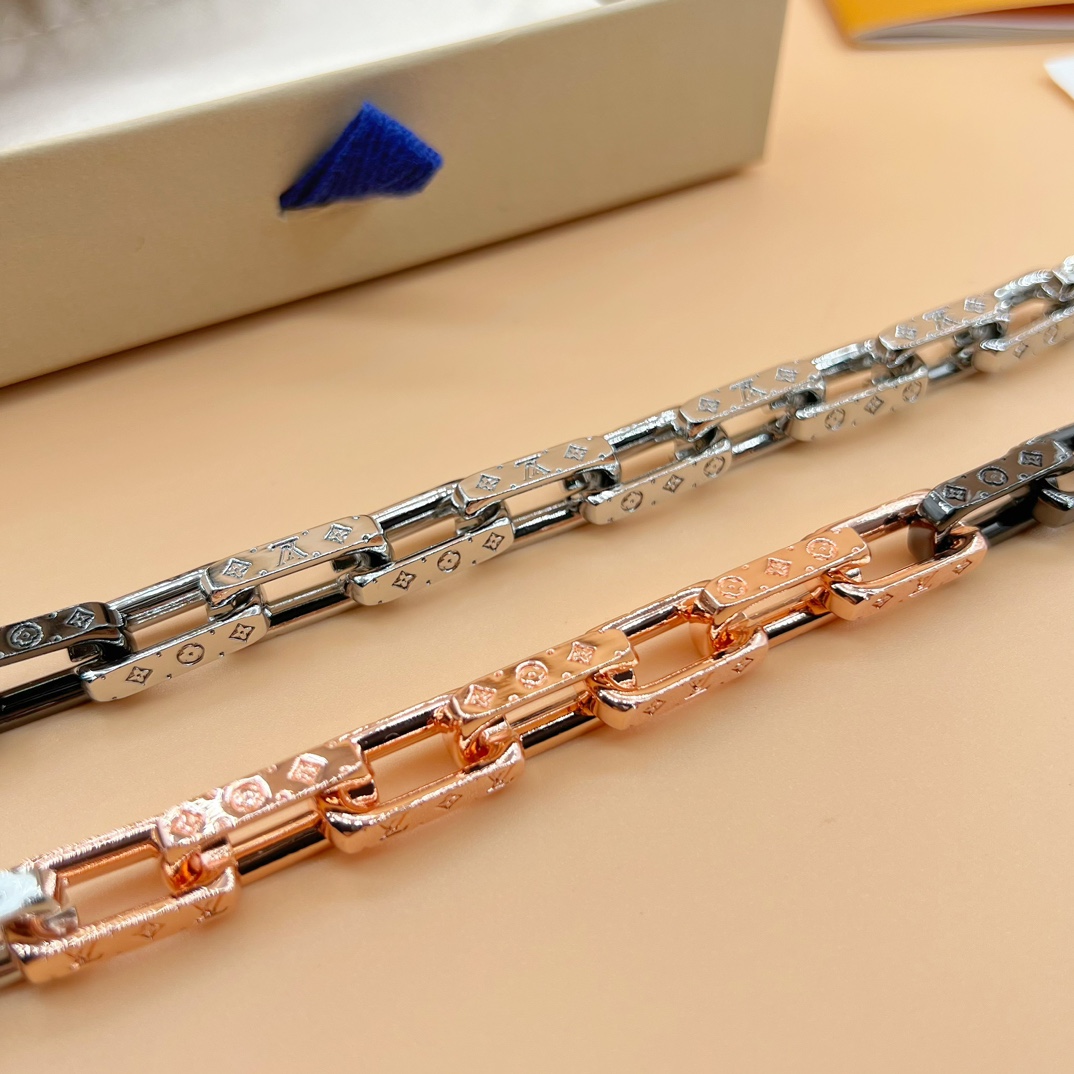 Louis Vuitton Monogram Chain Necklace    M01190 - 