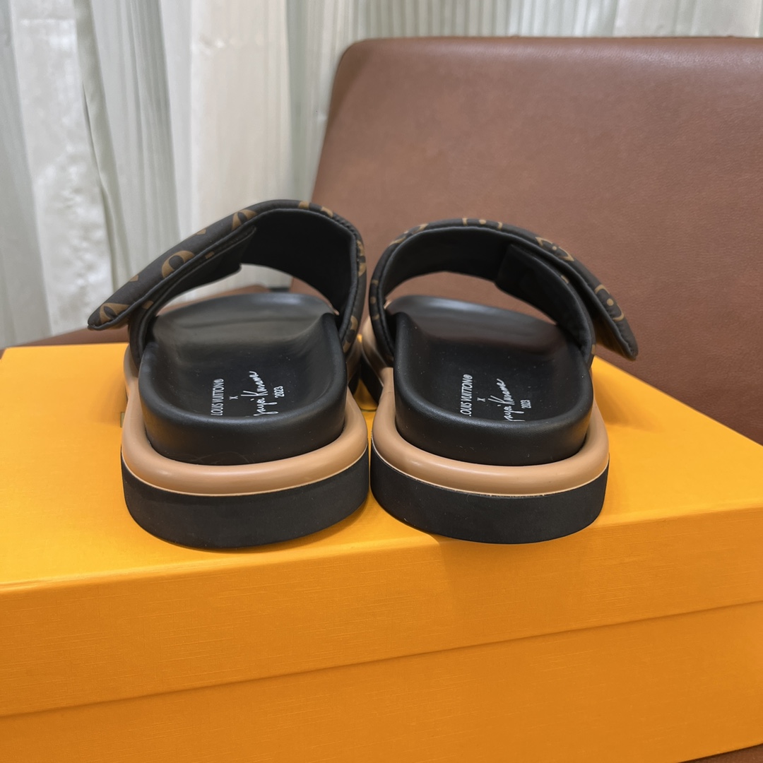 Louis Vuitton LV x YK Pool Pillow Flat Comfort Mule   1ABD8Y - 