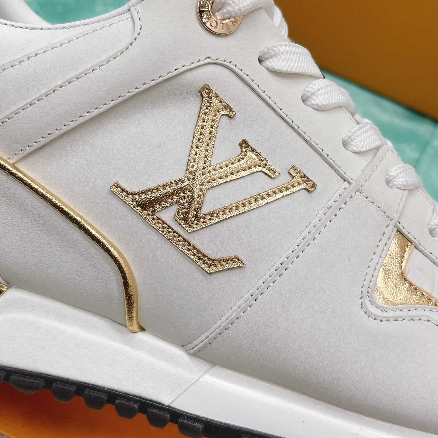 Louis Vuitton Run Away Sneaker   (upon uk size)  1AAP3T - 