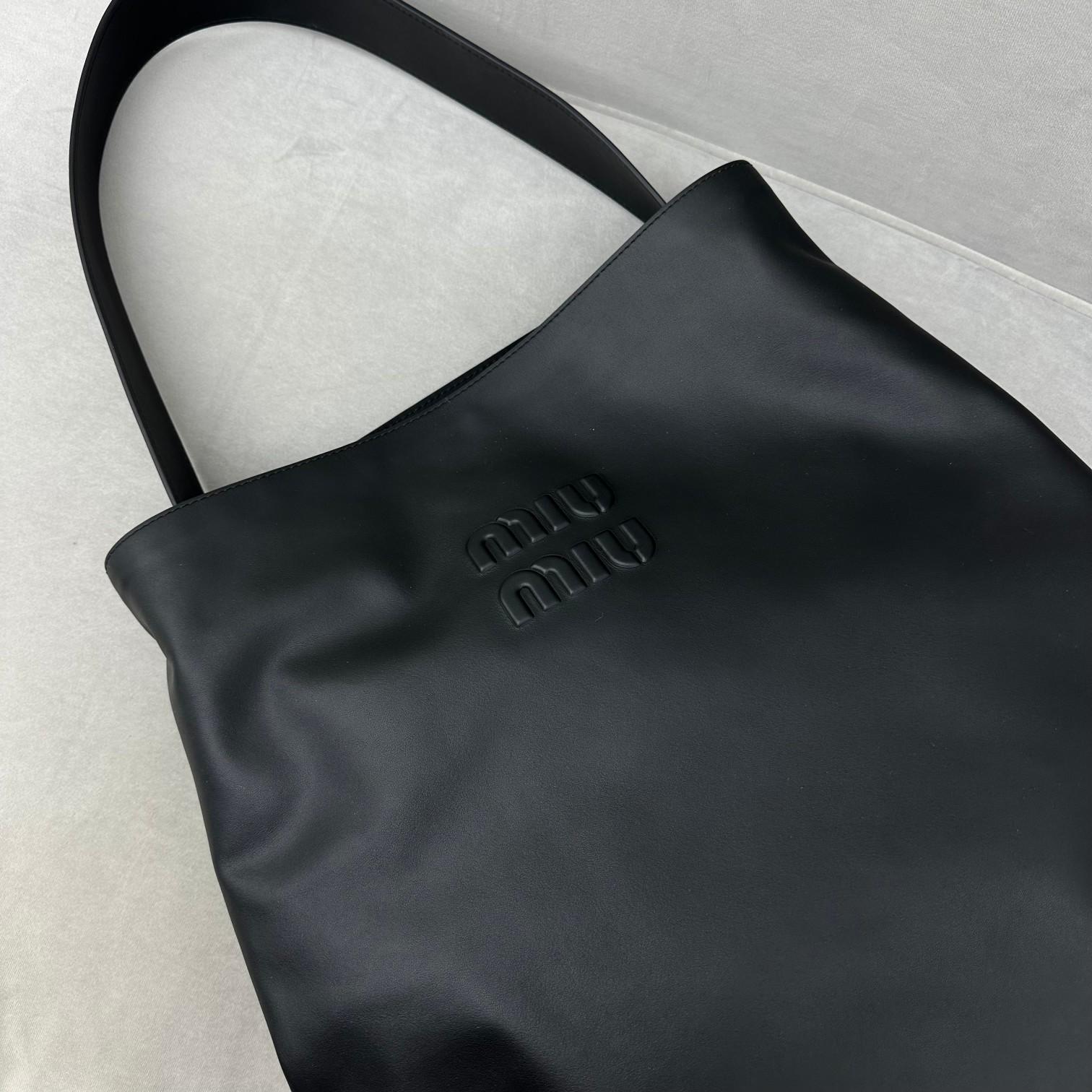 Miu Miu Leather Shoulder Bag  - 