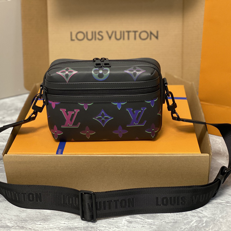  Louis Vuitton Comet Messenger PM Other Leathers(21.5-14-7.5cm)    M22495 - 