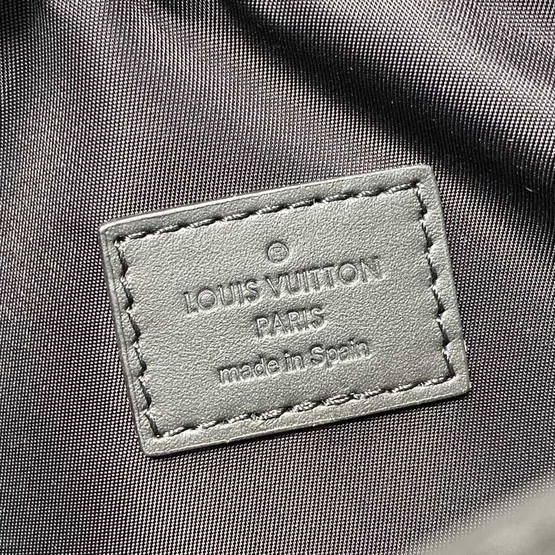  Louis Vuitton Comet Messenger PM Other Leathers(21.5-14-7.5cm)    M22495 - 