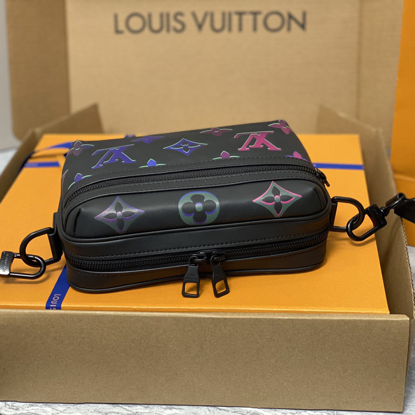  Louis Vuitton Comet Messenger PM Other Leathers(21.5-14-7.5cm)    M22495 - 