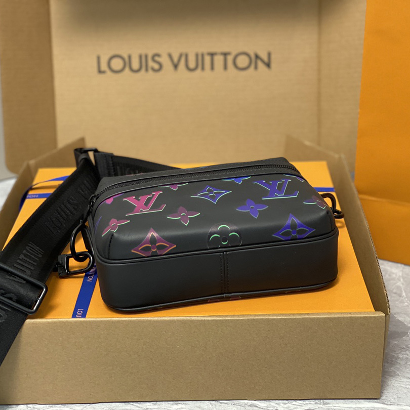  Louis Vuitton Comet Messenger PM Other Leathers(21.5-14-7.5cm)    M22495 - 