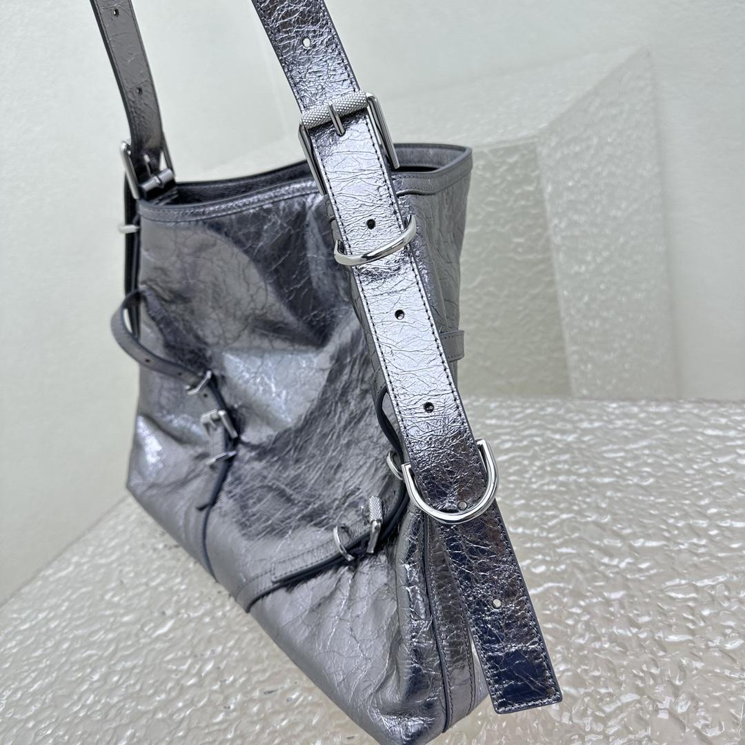 Givenchy Medium Voyou Bag In Laminated Leather(32-37-6.5cm) - 