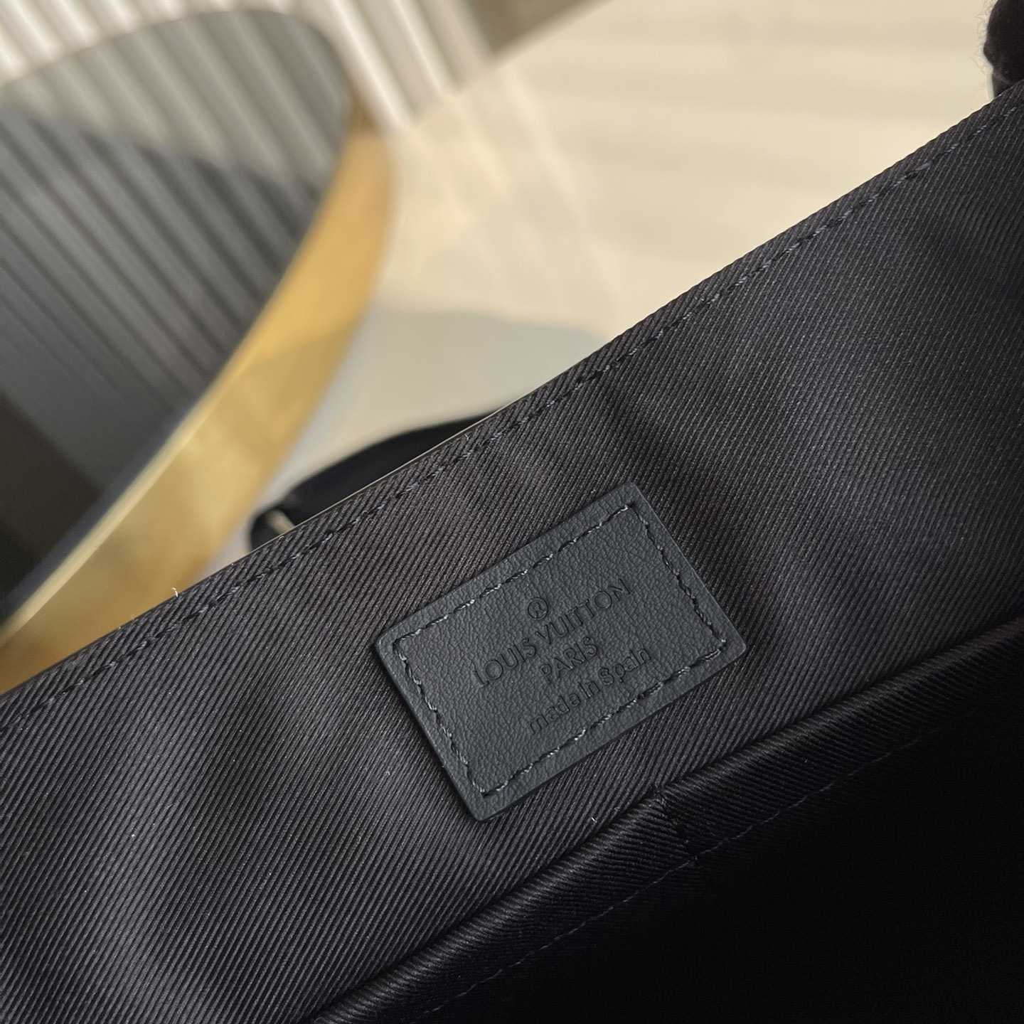 Louis Vuitton Takeoff Messenger(30.5x24x10cm)   M57080 - 