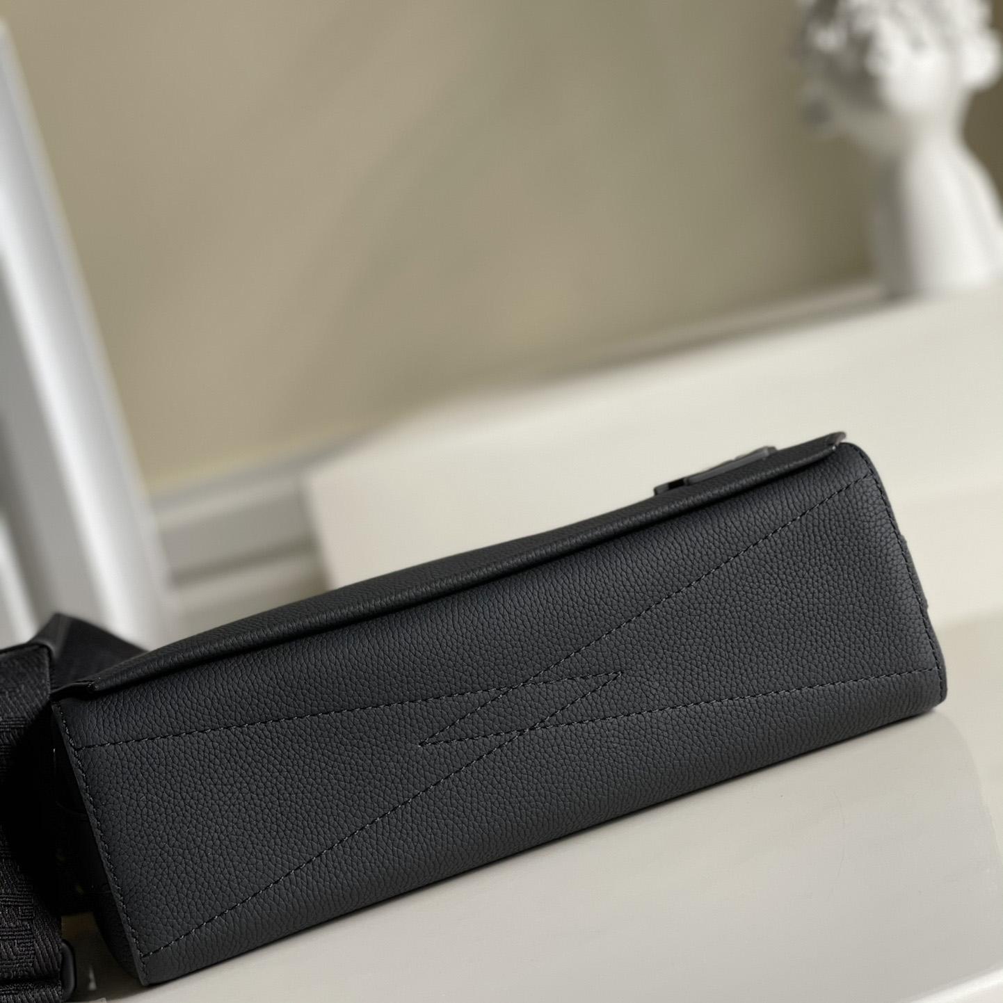 Louis Vuitton Takeoff Messenger(30.5x24x10cm)   M57080 - 