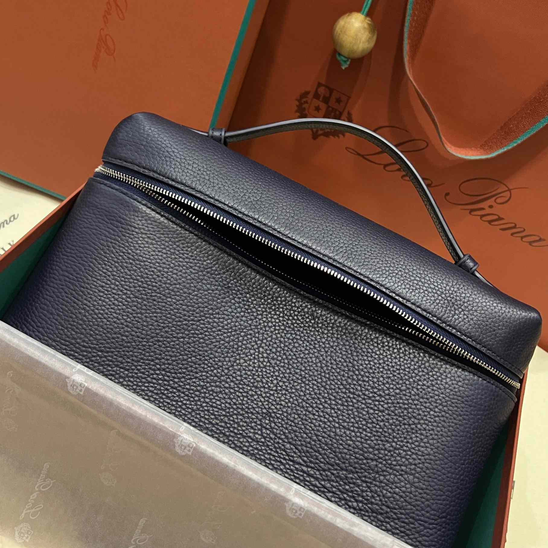 Loro Piana Extra Pocket Pouch L27 - 