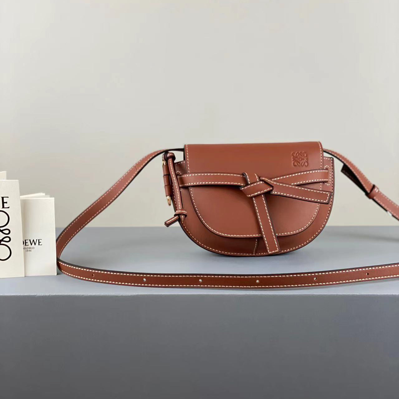 Loewe Gate Shoulder Bag  ( 20-13-8  cm) - 