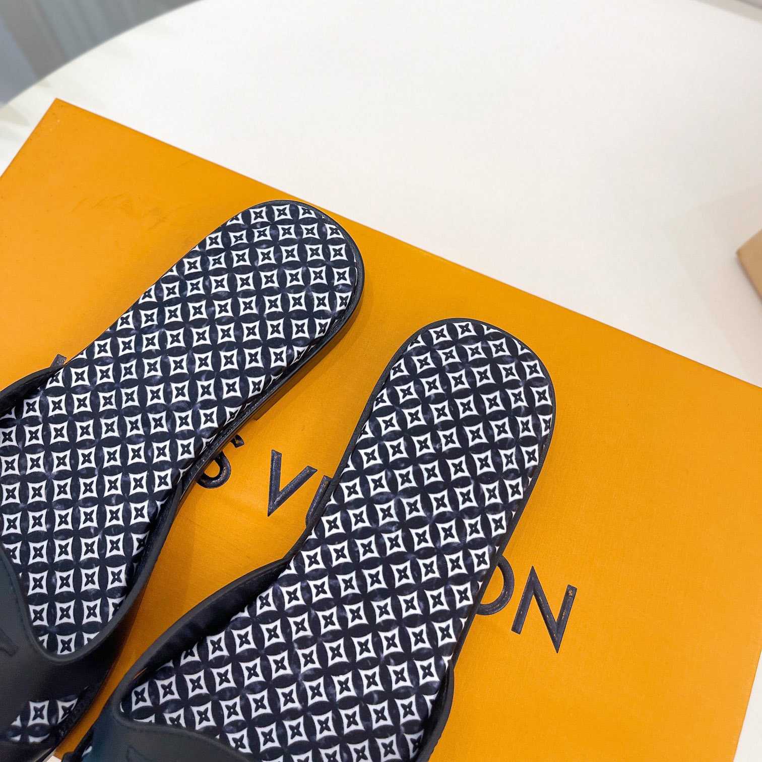 Louis Vuitton LV Isola Flat Mule - 