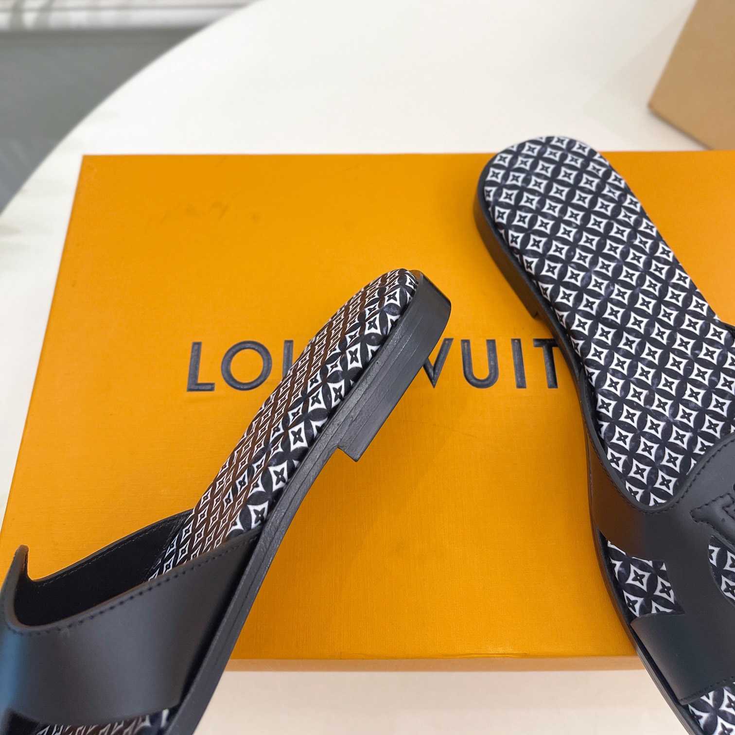 Louis Vuitton LV Isola Flat Mule - 